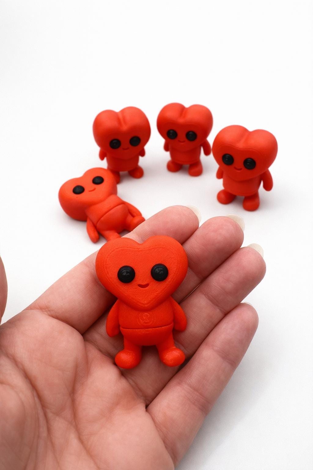 Articulated Tiny Heart Figurine – Valentine Gift – 3D Printed