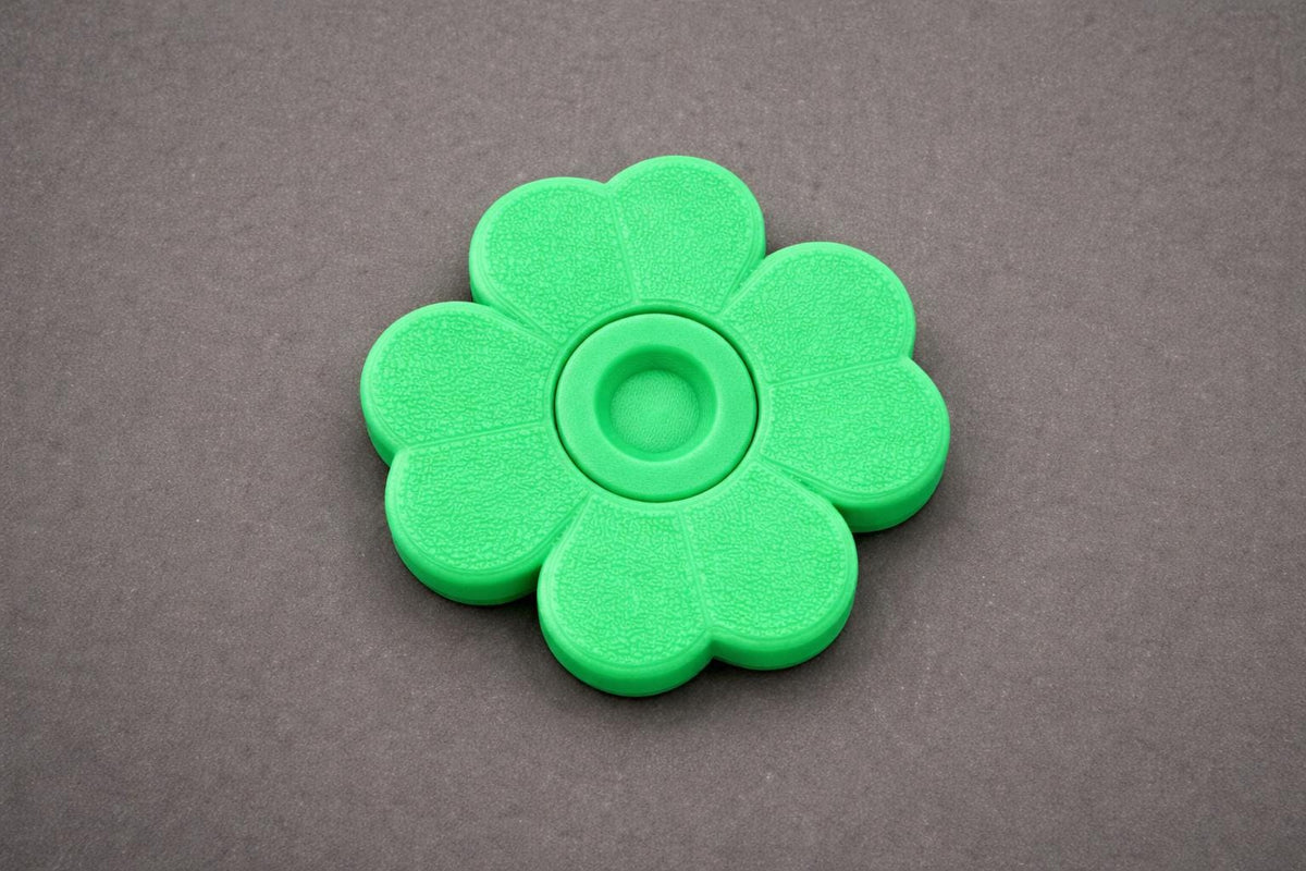 St. Patrick’s Day Fidget • Mini Shamrock Spinner • 3D Printed Desk Toy