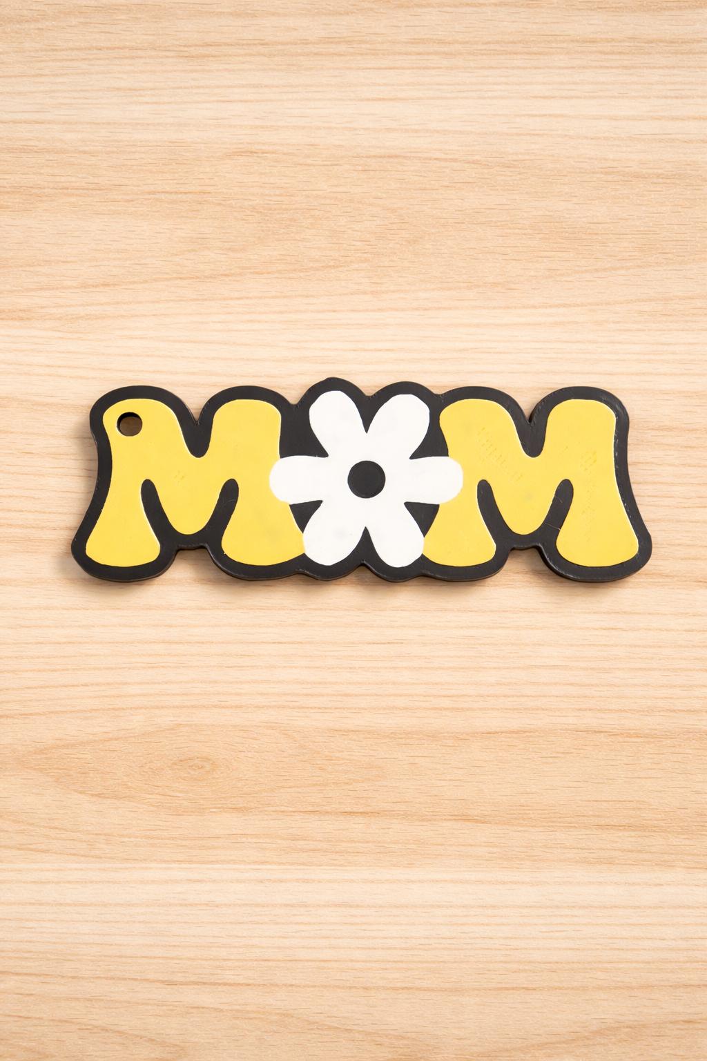 MOM Keychain with Flower, Pastel Color Keyring, Mother’s Day Present