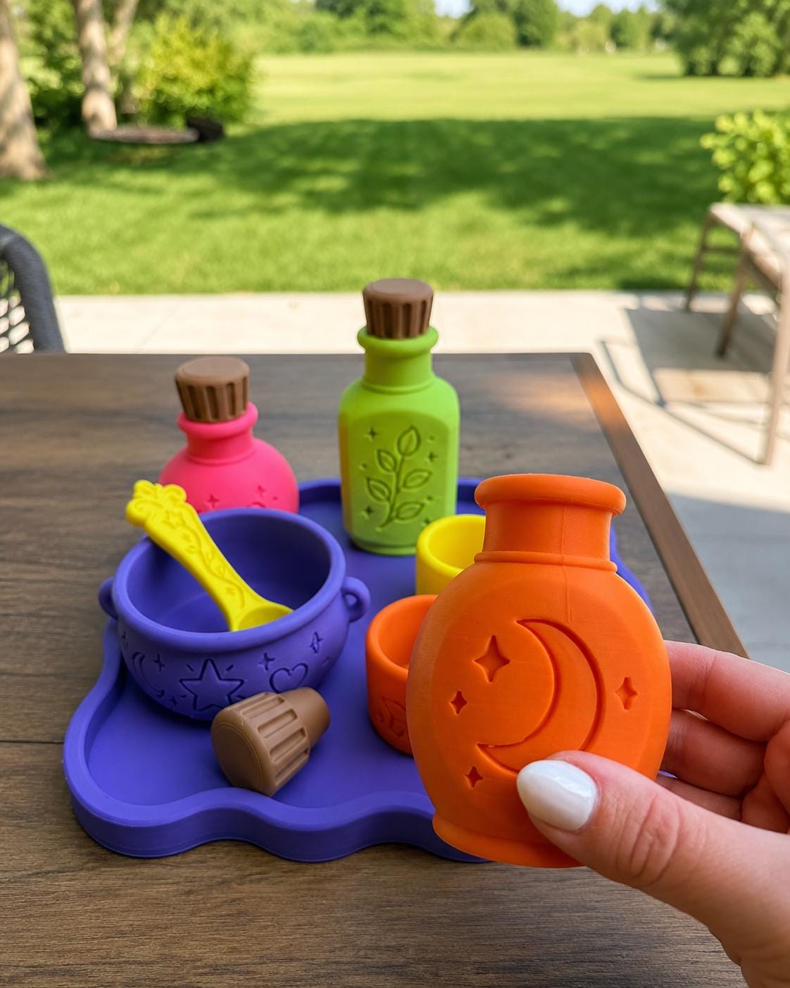 Kids Potion Set, Potion Making Kit, Cauldron & Potion Bottles, Halloween Pretend Play